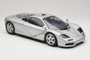 McLaren F1 Zilver Minichamps 1:12 530133123 Metaal — afbeelding 6 van 8