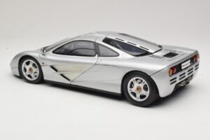 McLaren F1 Zilver Minichamps 1:12 530133123 Metaal — afbeelding 7 van 8