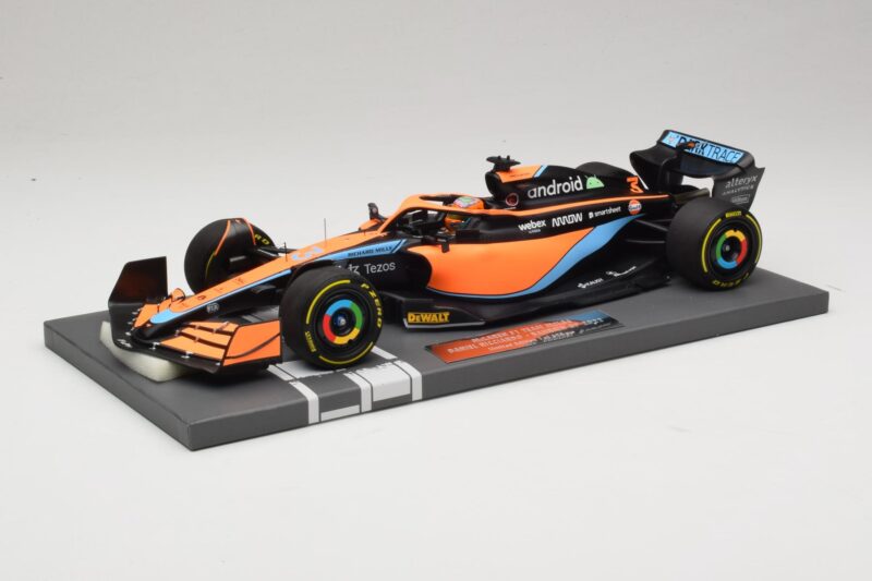 McLaren MCL36 #3 D. Ricciardo Bahrain GP 2022 Minichamps 1:18 537221803 Metaal