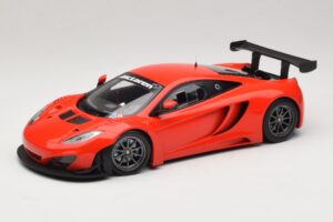 McLaren MP4-12C GT3 Rood 2013 Minichamps 1:18 151121392 Metaal