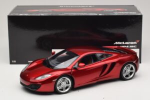 McLaren MP4-12C Rood Metallic Minichamps 1:18 110133022 Metaal — afbeelding 8 van 8