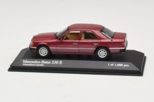 Mercedes 230E W124 Rood Metallic Minichamps 1:43 400037001 Metaal