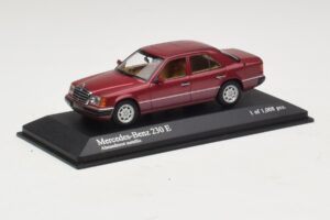 Mercedes 230E W124 Rood Metallic Minichamps 1:43 400037001 Metaal — afbeelding 2 van 4