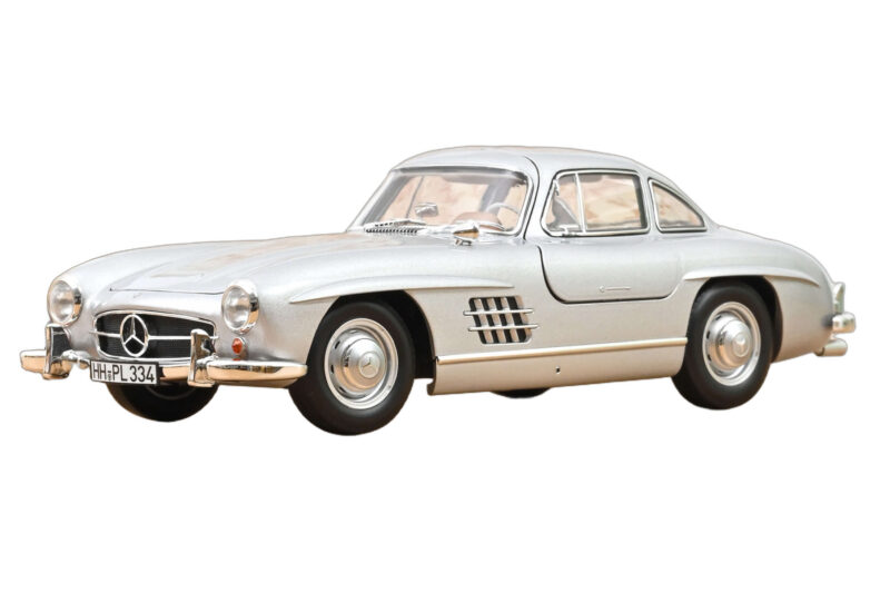 Mercedes 300 SL W198 Gullwing Zilver Norev 1:18 Mercedes 300 SL W198 Gullwing Zilver Norev 1:18 183857 Metaal