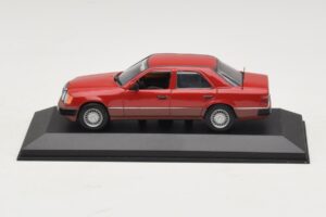 Mercedes 300D W124 Turbo Rood Minichamps 1:43 3210 Metaal