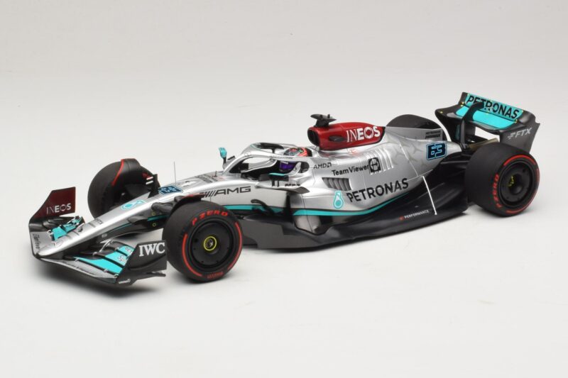 Mercedes AMG Petronas W13 E Performance #63 G. Russell Spanish GP 2022 Minichamps 1:18 110220063 Metaal