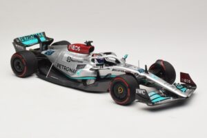 Mercedes AMG Petronas W13 E Performance #63 G. Russell Spanish GP 2022 Minichamps 1:18 110220063 Metaal — afbeelding 4 van 7