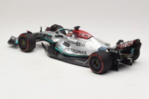 Mercedes AMG Petronas W13 E Performance #63 G. Russell Spanish GP 2022 Minichamps 1:18 110220063 Metaal — afbeelding 5 van 7