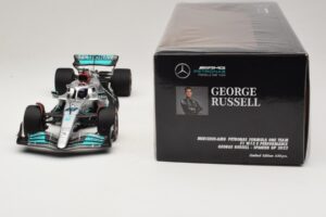 Mercedes AMG Petronas W13 E Performance #63 G. Russell Spanish GP 2022 Minichamps 1:18 110220063 Metaal — afbeelding 7 van 7