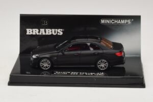 Mercedes Brabus 850 E63 W212 Matzwart Minichamps 1:43 437034101 Metaal