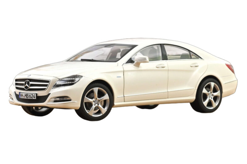 Mercedes CLS C218 Coupé Brilliant White Metallic Norev 1:18 Mercedes CLS C218 Coupé Brilliant White Metallic Norev 1:18 183943 Metaal