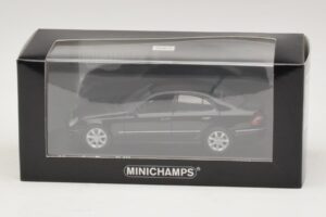 Mercedes E-Class W211 Zwart Metallic Minichamps 1:43 400036001 Metaal — afbeelding 4 van 4