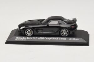 Mercedes SLS AMG C197 Black Series Zwart Metallic Minichamps 1:43 437033020 Metaal
