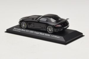 Mercedes SLS AMG C197 Black Series Zwart Metallic Minichamps 1:43 437033020 Metaal — afbeelding 3 van 4