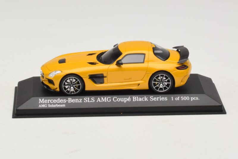 Mercedes SLS AMG C197 Black Series Goud Minichamps 1:43 Mercedes SLS AMG C197 Black Series Goud Minichamps 1:43 437033022 Metaal