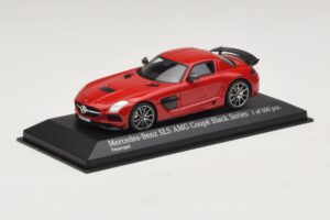 Mercedes SLS AMG C197 Black Series Rood Minichamps 1:43 437033021 Metaal — afbeelding 2 van 4