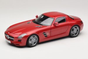 Mercedes SLS AMG C197 Rood Metallic Minichamps 1:18 100039020 Metaal