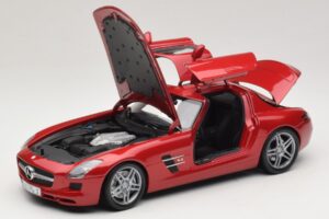 Mercedes SLS AMG C197 Rood Metallic Minichamps 1:18 100039020 Metaal — afbeelding 2 van 8