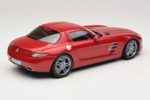 Mercedes SLS AMG C197 Rood Metallic Minichamps 1:18 100039020 Metaal — afbeelding 3 van 8