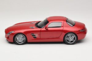Mercedes SLS AMG C197 Rood Metallic Minichamps 1:18 100039020 Metaal — afbeelding 4 van 8