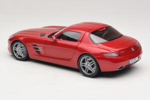Mercedes SLS AMG C197 Rood Metallic Minichamps 1:18 100039020 Metaal — afbeelding 7 van 8
