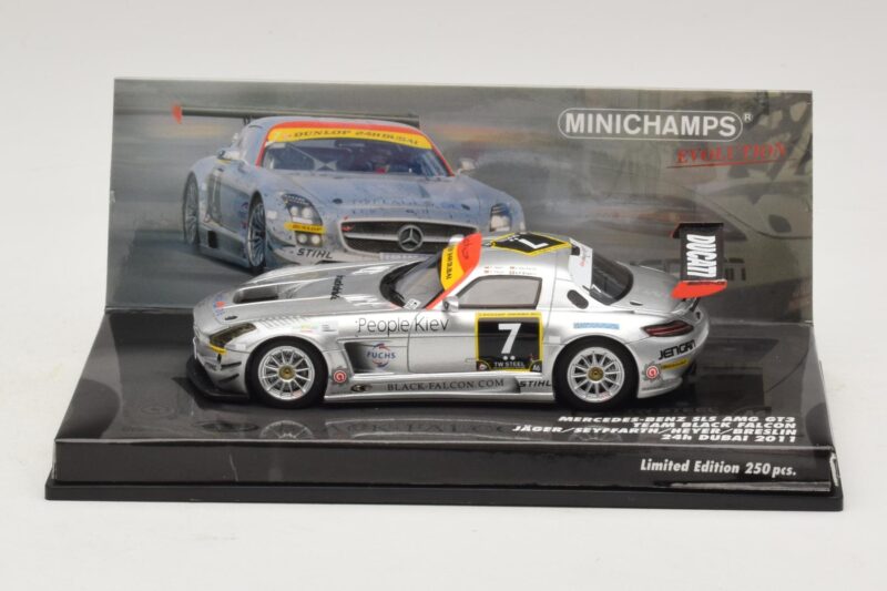 Mercedes SLS AMG GT3 #7 Black Falcon Jager / Seyffarth 24 Hours of Dubai 2011 Minichamps 1:43 Mercedes SLS AMG GT3 #7 Black Falcon Jager / Seyffarth 24 Hours of Dubai 2011 Minichamps 1:43 437110307 Metaal