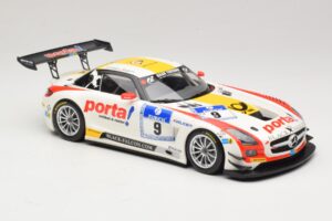 Mercedes SLS AMG GT3 #9 B. Schneider / J. Bleekemolen Black Falcon 24 Hours of Nurburgring Winner 2013 Minichamps 1:18 151133 — afbeelding 4 van 6