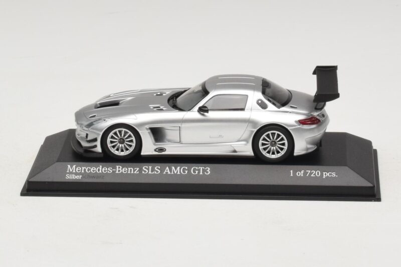 Mercedes SLS AMG GT3 Zilver Minichamps 1:43 Mercedes SLS AMG GT3 Zilver Minichamps 1:43 410113202 Metaal