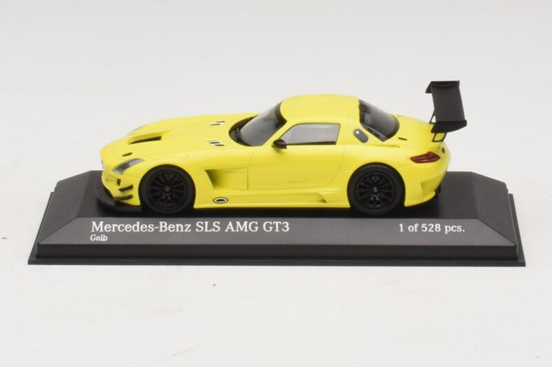 Mercedes SLS AMG GT3 Geel Minichamps 1:43 Mercedes SLS AMG GT3 Geel Minichamps 1:43 410113201 Metaal