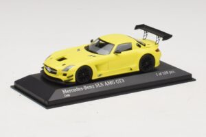Mercedes SLS AMG GT3 Geel Minichamps 1:43 410113201 Metaal — afbeelding 2 van 4