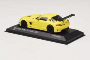 Mercedes SLS AMG GT3 Geel Minichamps 1:43 410113201 Metaal — afbeelding 3 van 4
