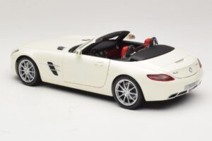 Mercedes SLS AMG Roadster Mystic White II Minichamps 1:18 B66960079 Metaal — afbeelding 7 van 9
