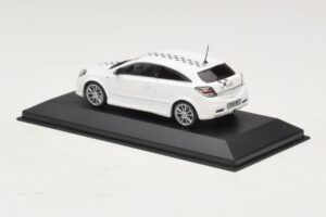 Opel Astra H OPC Nurburgring Edition Wit Minichamps 1:43 ASTRA005 Metaal — afbeelding 3 van 4