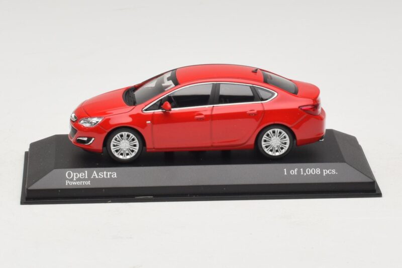 Opel Astra J Rood Minichamps 1:43 Opel Astra J Rood Minichamps 1:43 410042001 Metaal