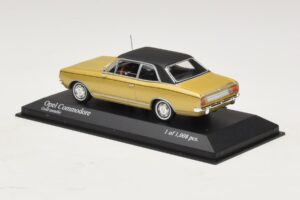 Opel Commodore A Goud Metallic Minichamps 1:43 430046165 Metaal — afbeelding 3 van 4