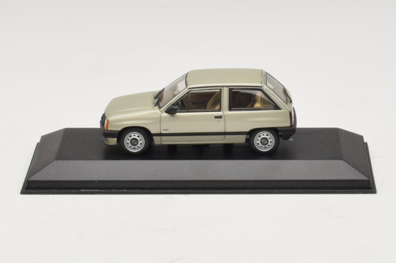 Opel Corsa A Lichtgroen Metallic Minichamps 1:43 CORSA001 Metaal