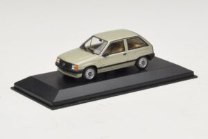 Opel Corsa A Lichtgroen Metallic Minichamps 1:43 CORSA001 Metaal — afbeelding 2 van 4