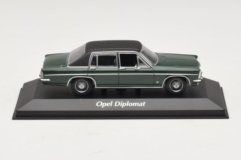 Opel Diplomat B Donkergroen Maxichamps 1:43 940046070 Metaal