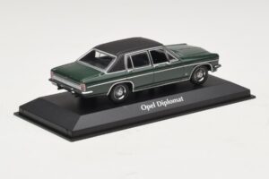Opel Diplomat B Donkergroen Maxichamps 1:43 940046070 Metaal — afbeelding 2 van 4