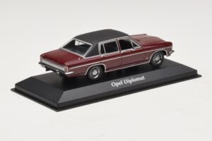 Opel Diplomat B Donkerrood Maxichamps 1:43 940046071 Metaal — afbeelding 2 van 4