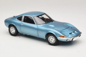 Opel GT Blue Metallic Minichamps 1:18 180049030 Metaal — afbeelding 6 van 8