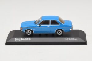 Opel Kadett C Blauw Minichamps 1:43 400048101 Metaal