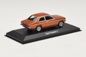 Opel Kadett C Brons Metallic Maxichamps 1:43 940045600 Metaal — afbeelding 2 van 4