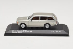 Opel Kadett C Caravan Silver Metallic Minichamps 1:43 400048111 Metaal