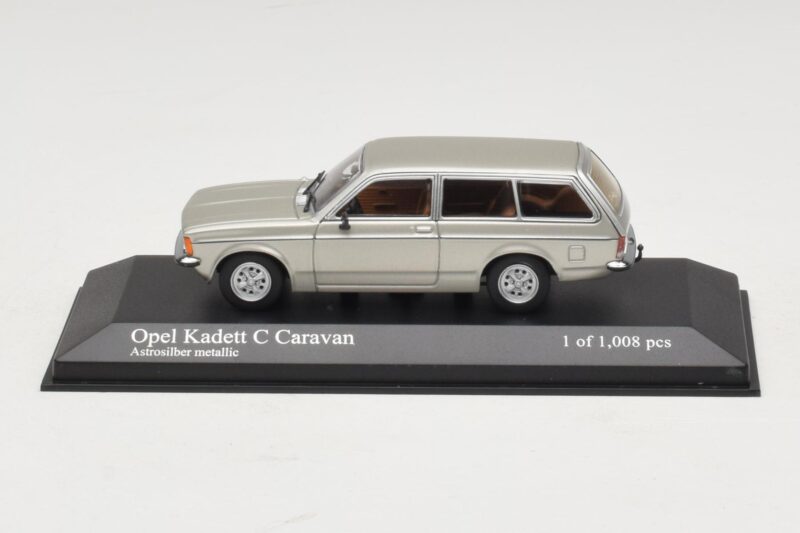 Opel Kadett C Caravan Silver Metallic Minichamps 1:43 400048111 Metaal