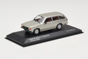 Opel Kadett C Caravan Silver Metallic Minichamps 1:43 400048111 Metaal — afbeelding 2 van 4