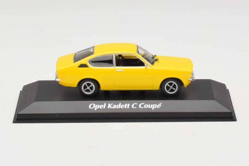 Opel Kadett C Coupe Geel Maxichamps 1:43 940045620 Metaal