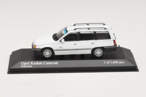 Opel Kadett E Caravan Wit Minichamps 1:43 400045911 Metaal