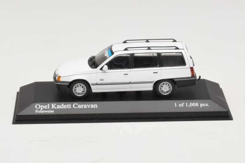 Opel Kadett E Caravan Wit Minichamps 1:43 400045911 Metaal