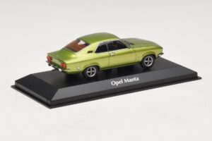 Opel Manta A Groen Metallic Maxichamps 1:43 940045501 Metaal — afbeelding 2 van 4